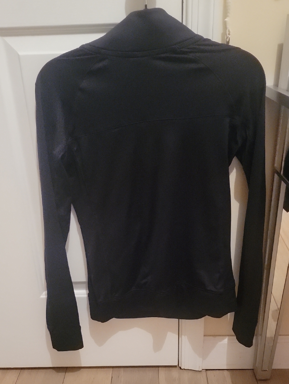 Victoria's Secret Pink. Black Ultimate Top. Size Small. Like New!!! - Picture 2 of 7